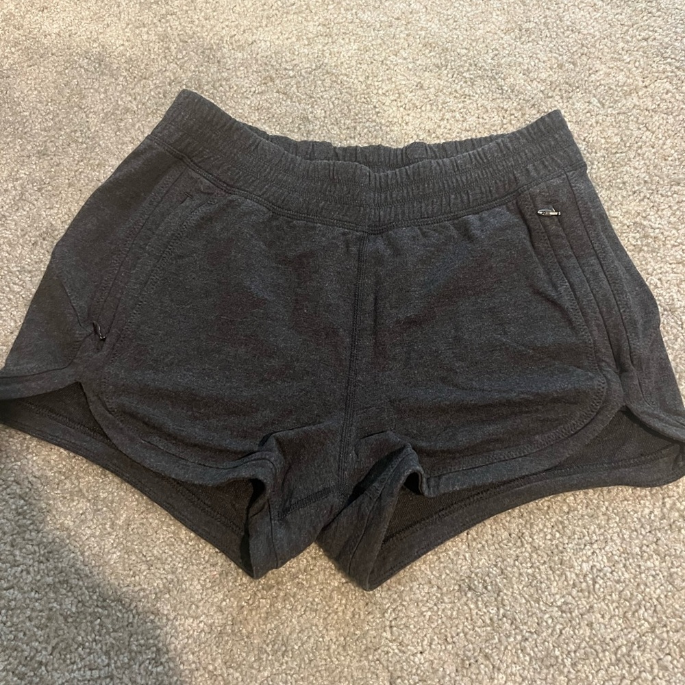 Lululemon size 4 shorts